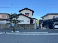 建築条件無し土地！お好きなハウスメーカー・工務店で建築可能♪
土地広々約56坪！高台に面した閑静な住宅街！
中学校まで徒歩5分！お子様の通学も安心♪