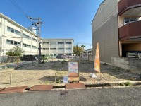 自由設計につき、お好きな間取りで建築可能！
南側空いており、陽当たり良好♪
阪急とＪＲの２ＷＡＹアクセス！周辺施設も充実！