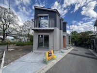 ２０２５年４月完成！阪急『西山天王山駅』徒歩９分！
北東・南東側が空いており、陽当たり・通風良好！
太陽光パネル３kw搭載の低炭素住宅！