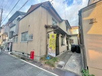 向日市、伏見区、南区の不動産なら<br>センチュリー21ユニバーサルホームサービス向日町店へ！ JR「向日町」駅と阪急「東向日」駅の２ＷＡＹアクセス！
イオンモール京都桂川まで徒歩９分！周辺施設も充実♪
小・中学校まで１０分圏内でお子様の通学も安心♪