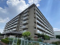 JR「長岡京」駅まで徒歩14分と通勤・通学にも便利♪
南向きで陽当たり・通風良好です！
即引き渡し可能！周辺施設まで徒歩圏内で便利な立地♪