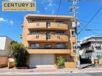 向日市、伏見区、南区の不動産なら<br>センチュリー21ユニバーサルホームサービス向日町店へ！ ２０２４年１０月リフォーム完成！
ＪＲと阪急の２ＷＡＹアクセス！１階部分で専用庭付きのお部屋！
南向きで陽当たり良好！周辺施設充実で生活便利♪