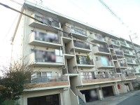 東西両面バルコニーで日当たり良好！
リバーサイドで四季を感じながら暮らしていただけます♪
スーパーや小学校も近く生活に便利です！
リフォームのご相談も承っております♪