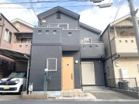 全居室６帖以上の３ＬＤＫのお家！陽当たり・通風良好☆
ロフトや床下収納など収納スペース豊富！
徒歩圏内に教育施設もあり通学に便利な立地です！