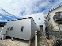 築浅7年!ウッドデッキ付き!広々3LLDKのウォークインクローゼット付き!
生活施設が徒歩圏内に充実♪
離れは事務所・店舗などの併用住宅に使用可能です!