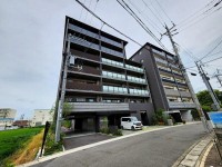令和４年１１月建築の築浅！
南向きバルコニーにつき、陽当たり良好！ペット飼育可（規制制限あり）♪
ＪＲ『桂川』駅まで徒歩８分！