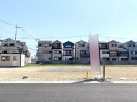 全１３区画の分譲地！建築条件無し土地！
お好きなハウスメーカー・工務店で建築可能！
小学校まで徒歩圏内！お子様の通学も安心です！