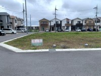 建築条件無し売土地につき、お好きな工務店やハウスメーカーで建築可能！
角地の為、陽当たり良好！
前道約６ｍ！駐車が苦手な方も安心！
