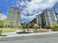 安心して子育てできる住まい！２０２１年築の築浅マンション！
南向きで陽当たり・通風・眺望良好！
ペット飼育可能(規約制限あり)！