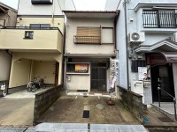 阪急とＪＲの２ＷＡＹアクセス！徒歩圏内に周辺施設充実で生活便利♪
小・中学校まで徒歩５分でお子様の通学も安心！
リフォームのご相談も承っております！