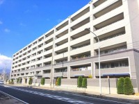 ファミリー世帯におすすめの３ＬＤＫ！
階下にお部屋がないため小さなお子様がいらっしゃっても安心！
充実の共用施設！ペット飼育可能！(規約有)
