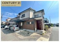 リフォーム歴あり！
角地！室内大変キレイにお使いです！
駐車２台可能！小学校まで徒歩圏内！お子様の通学も安心です！