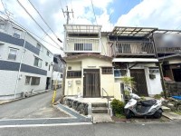 向日市、伏見区、南区の不動産なら<br>センチュリー21ユニバーサルホームサービス向日町店へ！ 南西角地につき陽当たり・通風良好！
自由設計につきお好きな間取りで建築可能！
阪急『東向日駅』まで徒歩９分！