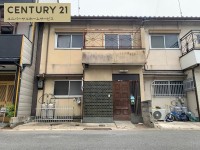 向日市、伏見区、南区の不動産なら<br>センチュリー21ユニバーサルホームサービス向日町店へ！ 午後も明るい西向き物件！即引き渡し可!
二面バルコニーにつき通風良好！
小学校まで徒歩圏内！お子様の通学も安心です！