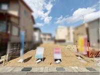 向日市、伏見区、南区の不動産なら<br>センチュリー21ユニバーサルホームサービス向日町店へ！ 自由設計につき、お好きな間取りで建築可能！
阪急『東向日駅』とＪＲ『向日町駅』の２ＷＡＹアクセス！
閑静な住宅地の整形地！南向きで陽当たり良好！