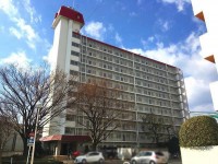 向日市、伏見区、南区の不動産なら<br>センチュリー21ユニバーサルホームサービス向日町店へ！ 南西向きにつき、陽当たり・通風・眺望良好！
２０２４年１１月リフォーム済み！全居室６帖以上！
スーパーやコンビニが徒歩圏内で便利性の高い立地！