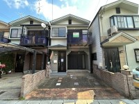 令和7年10月リフォーム済み!
閑静な住宅地で子育て世帯にもオススメ♪
駐車2台可能!※車種による