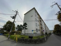 向日市、伏見区、南区の不動産なら<br>センチュリー21ユニバーサルホームサービス向日町店へ！ 阪急【長岡天神駅】まで徒歩８分！２ＷＡＹアクセスで通勤・通学にも便利な立地です♪
南バルコニーで日当たり・通風良好！
室内ハウスクリーニング済の為、即入居可能です！