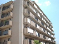 向日市、伏見区、南区の不動産なら<br>センチュリー21ユニバーサルホームサービス向日町店へ！ ７階建ての６階部分！全居室６帖以上の３ＬＤＫ！
南側にバルコニーがあり陽当たり・通風も良好♪
スーパーやコンビニなどの生活施設が徒歩圏内に充実！