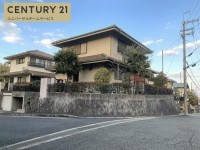 向日市、伏見区、南区の不動産なら<br>センチュリー21ユニバーサルホームサービス向日町店へ！ 土地広々約６３坪！閑静な住宅街！
角地につき日当たり・通風良好！
バス停「光風台住宅前」まで徒歩１分♪
