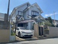 向日市、伏見区、南区の不動産なら<br>センチュリー21ユニバーサルホームサービス向日町店へ！ 京阪『鳥羽街道駅』とＪＲ『稲荷駅』の駅チカ２ＷＡＹアクセス！
ゆとりの土地５９．９９坪の整形地！全居室６帖以上の６ＬＤＫ！
各部屋に収納・天井収納もございます♪