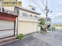 有効宅地約47.96坪!南東側道路に面し、陽当たり良好☆
建築条件無し土地!お好きなハウスメーカー・工務店で建築可能です♪
阪急「東向日」駅まで徒歩16分!
