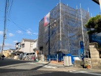 向日市、伏見区、南区の不動産なら<br>センチュリー21ユニバーサルホームサービス向日町店へ！ 阪急「西向日」駅まで徒歩９分！
ＬＤＫ広々約１７帖！家族みんなが快適に過ごせる！
車駐車２台可能！ゆとりのある駐車スペース！