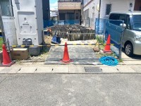 向日市、伏見区、南区の不動産なら<br>センチュリー21ユニバーサルホームサービス向日町店へ！ 阪急とＪＲの２ＷＡＹアクセス可能な好立地！
閑静な住宅地の整形地！南向きの為、陽当り良好！
周辺施設も徒歩圏内で生活便利な立地♪