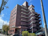 向日市、伏見区、南区の不動産なら<br>センチュリー21ユニバーサルホームサービス向日町店へ！ ＪＲ「向日町」駅まで徒歩８分！空家につき、即入居可能！
教育施設まで徒歩圏内とお子様の通学も安心♪
角部屋、南バルコニーの為、陽当たり・通風良好！