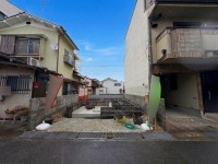 向日市、伏見区、南区の不動産なら<br>センチュリー21ユニバーサルホームサービス向日町店へ！ 阪急「洛西口」駅まで徒歩８分！便利な２ＷＡＹアクセス◎
前道ゆったり６ｍの整形地！徒歩圏内に生活施設が充実で生活便利！
「省エネ基準適合住宅」！新築１０年保証付き♪