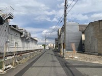 向日市、伏見区、南区の不動産なら<br>センチュリー21ユニバーサルホームサービス向日町店へ！ 北西角地で開放感あり◎
自由設計につき、お好きな間取りで建築可能！ 
前道６メートルと駐車時もラクラク♪徒歩圏内に生活施設が充実！
