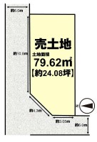 向日市、伏見区、南区の不動産なら<br>センチュリー21ユニバーサルホームサービス向日町店へ！ 北西角地で開放感あり◎
建築条件無し土地につき、お好きな工務店やハウスメーカーで建築可能！
前道６メートルと駐車時もラクラク♪徒歩圏内に生活施設が充実！