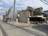 向日市、伏見区、南区の不動産なら<br>センチュリー21ユニバーサルホームサービス向日町店へ！ 北西角地で開放感あり◎
建築条件無し土地につき、お好きな工務店やハウスメーカーで建築可能！
前道６メートルと駐車時もラクラク♪徒歩圏内に生活施設が充実！