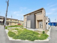 向日市、伏見区、南区の不動産なら<br>センチュリー21ユニバーサルホームサービス向日町店へ！ ２０２６年４月完成の新築戸建！
オール電化住宅！全１２区画の分譲地！駐車２台可能！
阪急『西向日駅』まで徒歩９分と便利な立地♪