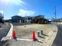 向日市、伏見区、南区の不動産なら<br>センチュリー21ユニバーサルホームサービス向日町店へ！ 全５区画の分譲地！車通りの少ない閑静な住宅地！
自由設計につきお好きな間取りで建築していただけます！
阪急とＪＲの２ＷＡＹアクセスで生活に便利！