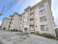 向日市、伏見区、南区の不動産なら<br>センチュリー21ユニバーサルホームサービス向日町店へ！ 阪急「西山天王山」駅まで徒歩７分！通勤・通学やお出かけに便利♪
２面バルコニーにつき日当たり・通風良好！
リフォームのご相談無料！お気軽にお問い合わせください！