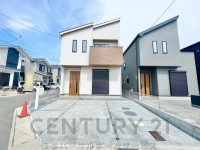 向日市、伏見区、南区の不動産なら<br>センチュリー21ユニバーサルホームサービス向日町店へ！ 全４区画！全区画３０坪以上！
駐車２台可能♪前道もゆったりしているので駐車もラクラク！
分譲地内につき交通量少なめ！子育て世帯にもオススメです！