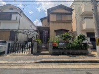 建築条件無し土地!お好きなハウスメーカー・工務店で建築可能♪
解体更地渡し!整形地!
小・中学校まで徒歩圏内!お子様の通学も安心な落ち着いた住環境です!