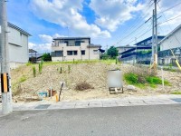 向日市、伏見区、南区の不動産なら<br>センチュリー21ユニバーサルホームサービス向日町店へ！ 全２区画の分譲地！阪急「西向日」駅まで徒歩９分！
建築条件無土地！お好きなハウスメーカー・工務店で建築可能！
小・中学校まで徒歩圏内！お子様の通学も安心です！