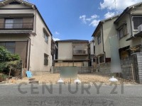 向日市、伏見区、南区の不動産なら<br>センチュリー21ユニバーサルホームサービス向日町店へ！ 自由設計につき、お好きな間取りで建築可能！
現況更地！間口広々６．３メートル！
閑静な住宅地につき交通量少なめで安心！