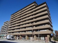向日市、伏見区、南区の不動産なら<br>センチュリー21ユニバーサルホームサービス向日町店へ！ ＪＲ『長岡京駅』と阪急『長岡天神駅』の駅チカ２ＷＡＹアクセス！
リフォーム歴あり！南向きバルコニーで陽当たり良好！
室内大変キレイな状態です！