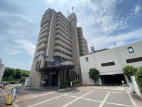 ☆オーナーチェンジマンション！区分駐車場付き☆
１２階建ての１０階部分につき、通風・眺望良好！ 
ＪＲ『桂川駅』までバス１３分！徒歩圏内に生活施設が充実！