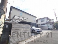 向日市、伏見区、南区の不動産なら<br>センチュリー21ユニバーサルホームサービス向日町店へ！ ゆったり１２帖の２ＬＤＫ！
ペット可能！角部屋につき陽当たり・通風良好！
阪急「長岡天神」駅まで徒歩１１分！